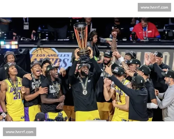 湖人vs湖人最新比分揭晓比赛过程引发球迷热议全场表现成为焦点